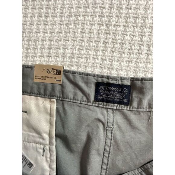 Levi's Mens Size 42 Solid Carrier Cargo Gray Shorts - Picture 6 of 11